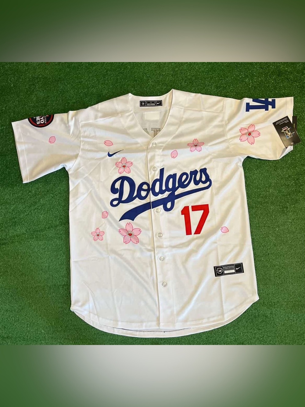 Los Angeles Dodgers Shohei Ohtani White Cherry Blossom Jersey
S,M,L,XL